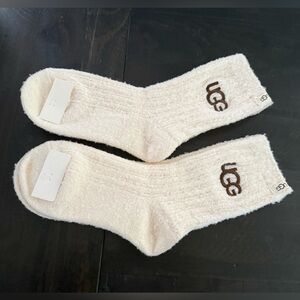 UGG Soft Socks (2)